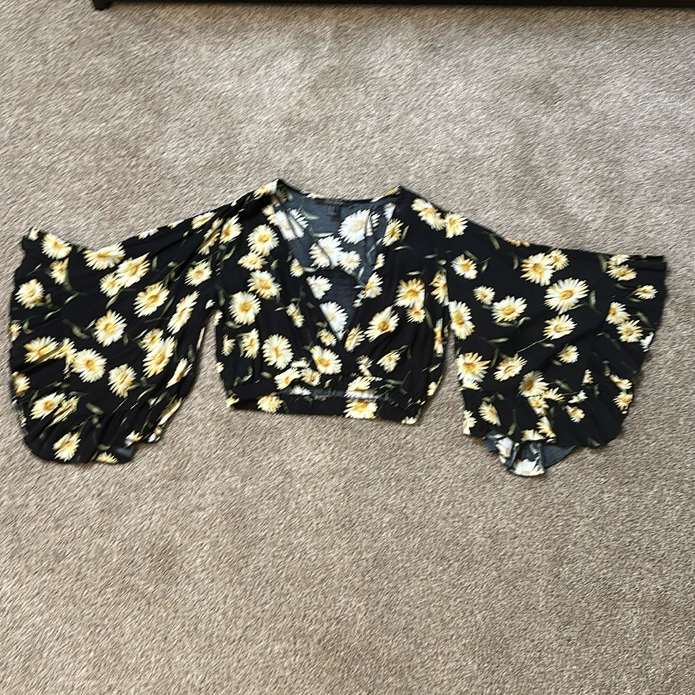 Daisy Long Bell Sleeve Forever 21 Contemporary Crop top